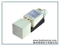 全面解读PQ40S模拟量接近传感器 多样化方位检测与性价比之选